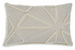 Irvetta Pillows 9 Irvetta Pillows -FURNITURE shop A1000988 FRONT SW P1 KO f1fe39a4 d011 4e4d acae 3ad3347f1468