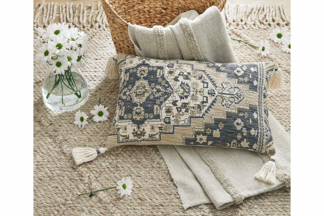 Winbury Pillows 3 Winbury Pillows - Image 3