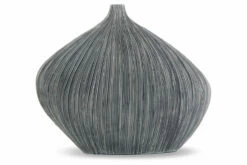 Donya Vase