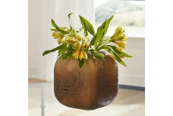 Capard Vase