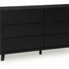 Danziar Dresser