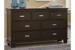 Covetown Dresser
