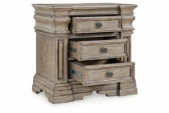 Blairhurst Bedroom -FURNITURE shop B916 93 ANGLE OPEN SW P1 KO 1800x1800