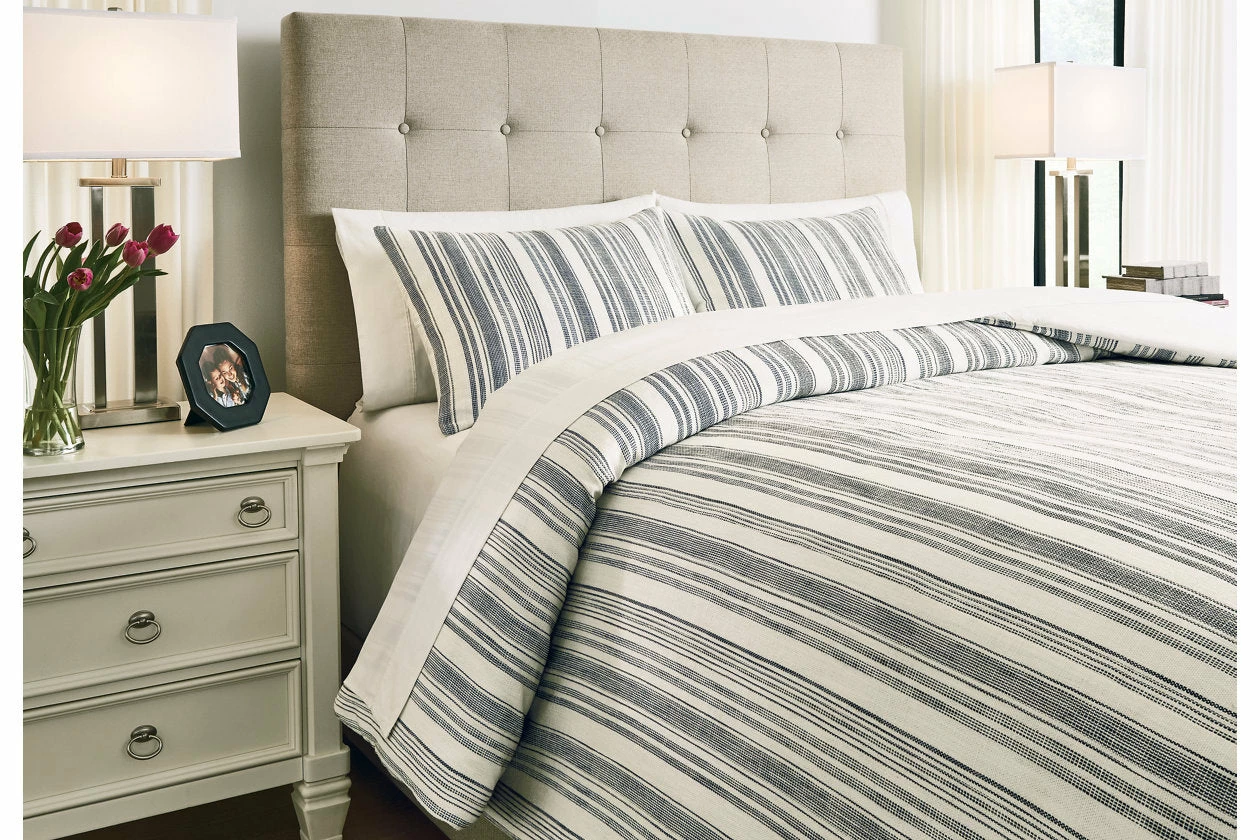 Reidler Comforter Sets 4 Reidler Comforter Sets - Image 4