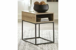 Gerdanet End Table -FURNITURE shop T150 3 10X8 CROP f1f6fec8 d390 4296 a07b 828da712fc13